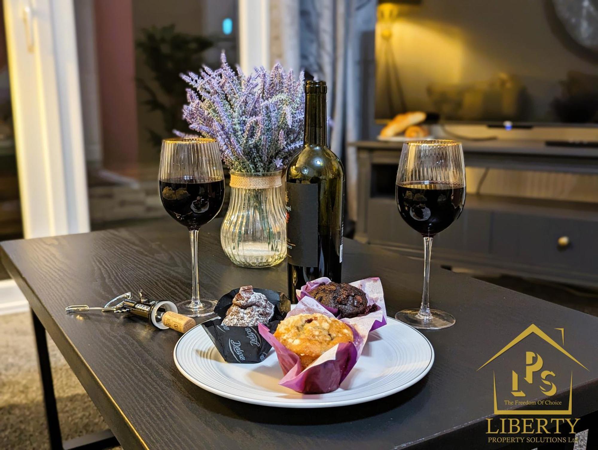 6 Guests * 4 Bedroom * Free Wi-Fi *Хънтингдън Екстериор снимка