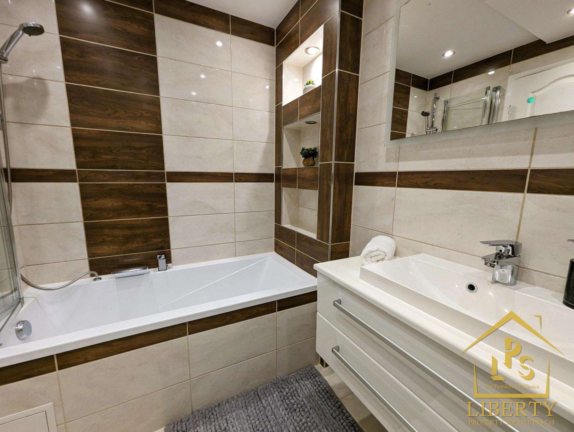 6 Guests * 4 Bedroom * Free Wi-Fi *Хънтингдън Екстериор снимка