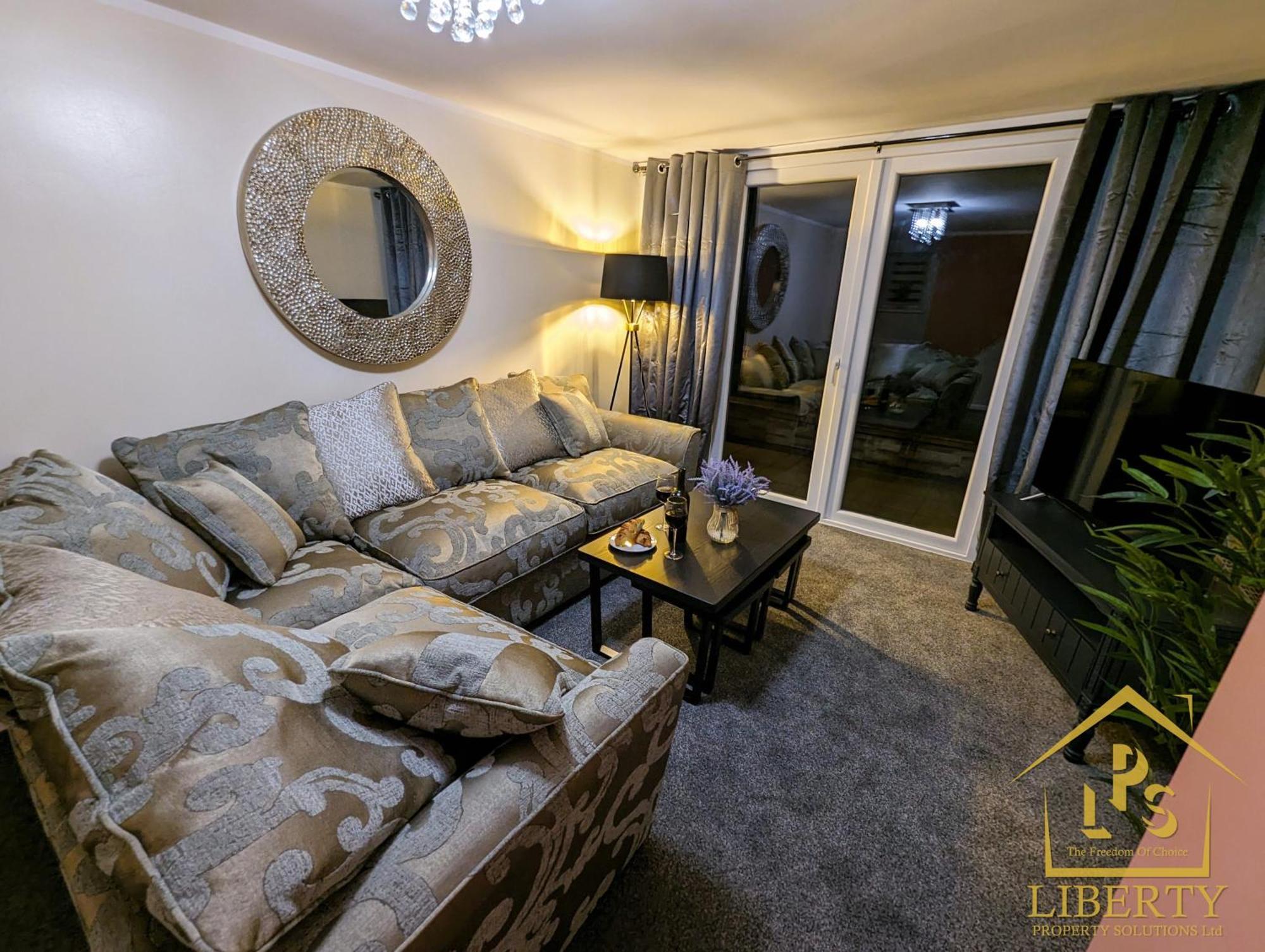 6 Guests * 4 Bedroom * Free Wi-Fi *Хънтингдън Екстериор снимка