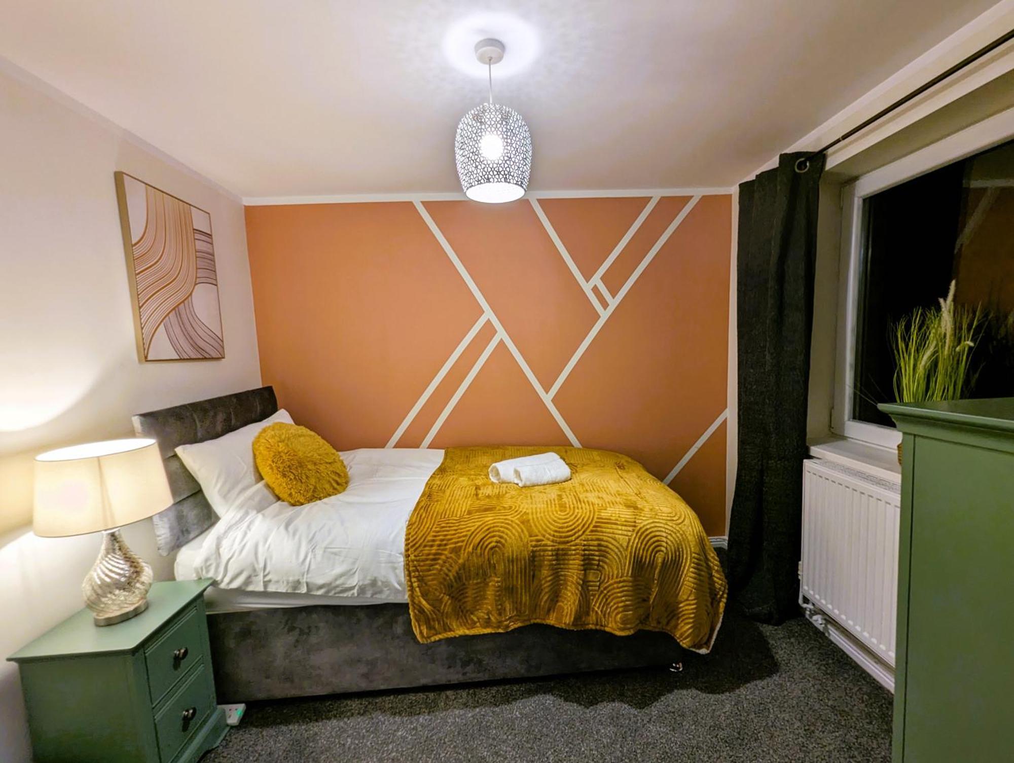6 Guests * 4 Bedroom * Free Wi-Fi *Хънтингдън Екстериор снимка